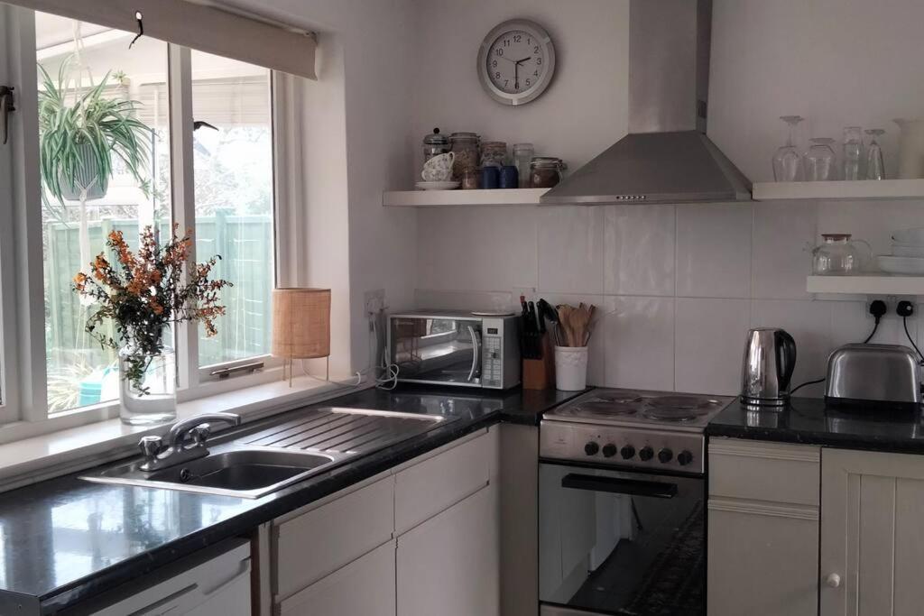 The Flower House, Idyllic Cornish Retreat. Apartamento Saint Erth Exterior foto
